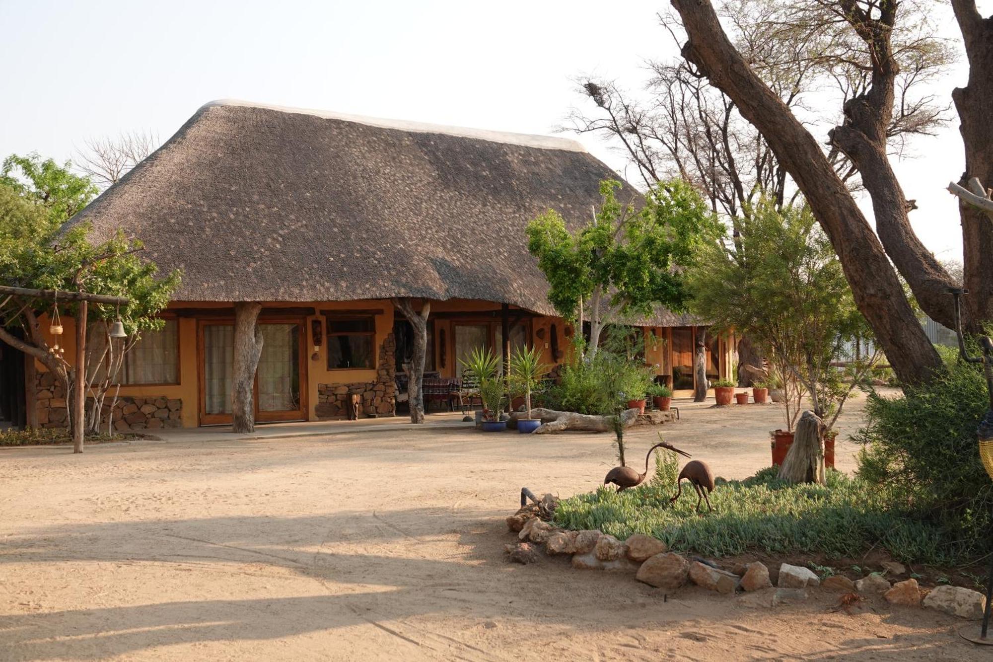 Camp Mara Hotel Omaruru Buitenkant foto