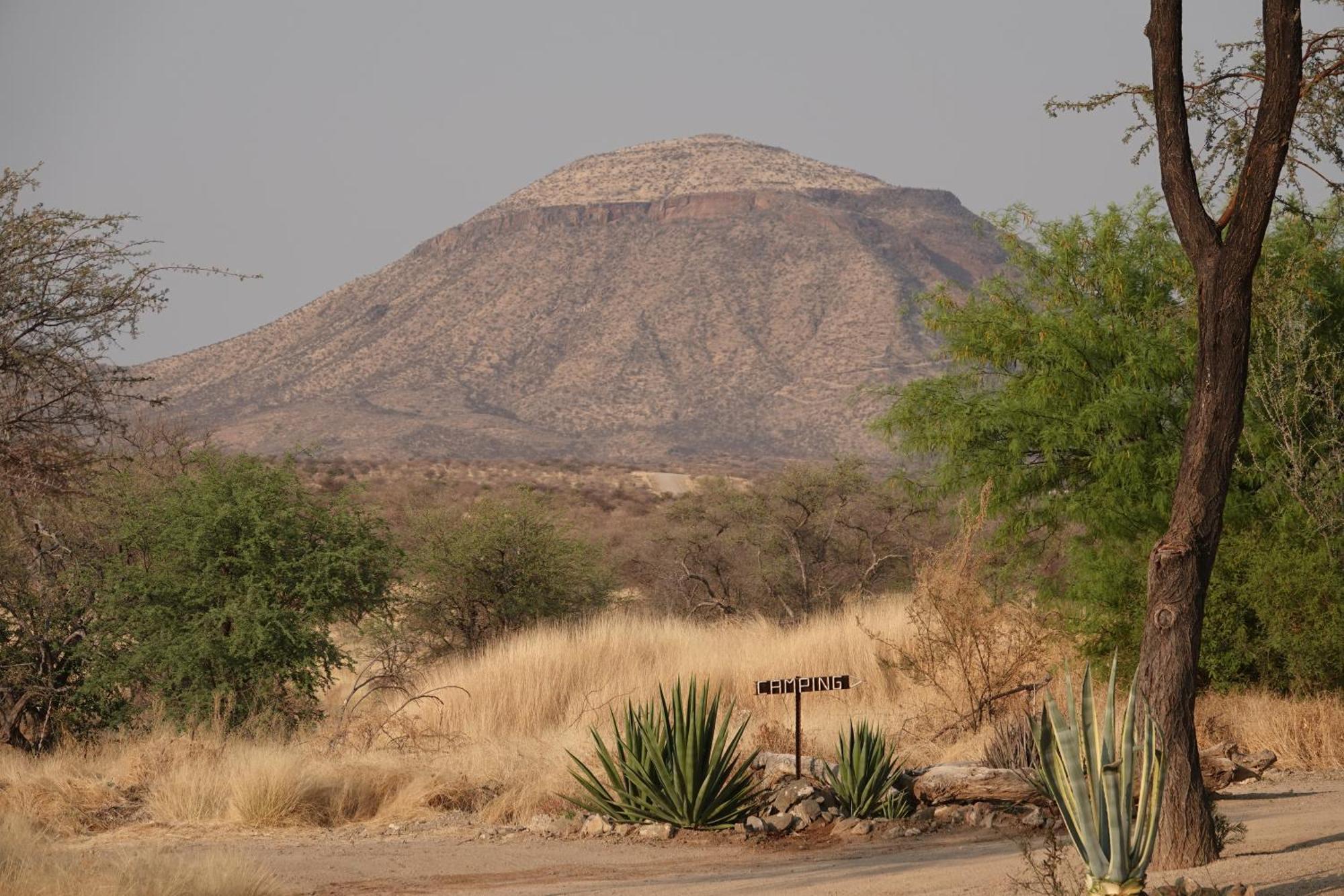 Camp Mara Hotel Omaruru Buitenkant foto