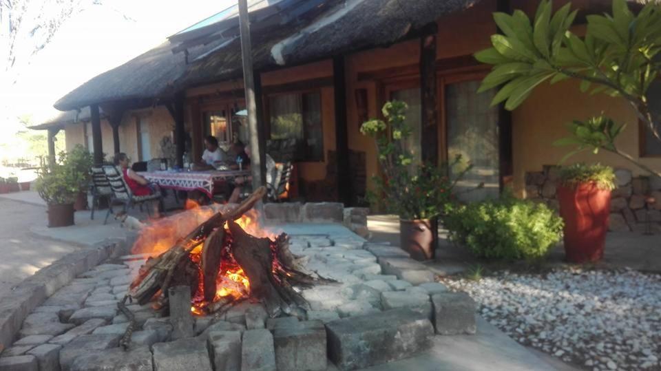 Camp Mara Hotel Omaruru Buitenkant foto